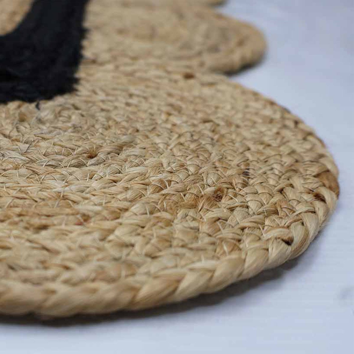 Hand Braided Scalloped Black Border Jute Rug - Image 5